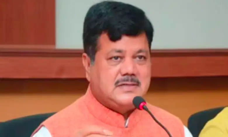 "BJP Clarifies Hindi Not Compulsory in Maharashtra Schools"