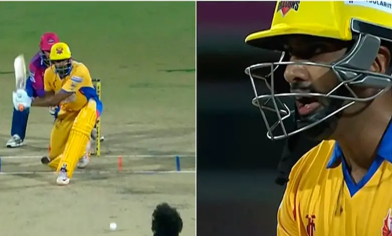 Ashwin got angry with the umpire and hit his bat, it cost him dearly, know how...