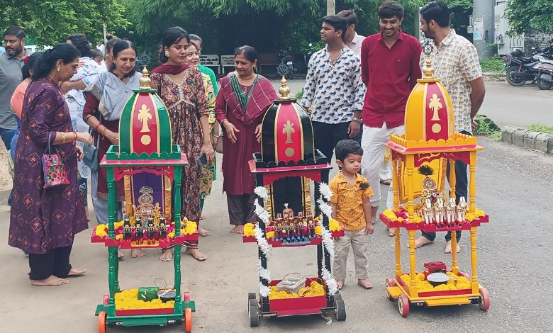 વડોદરામાં 12મી 'રોબો રથયાત્રા' નીકળી, જાણો કેવી રીતે ખેંચાય છે તેના રથ