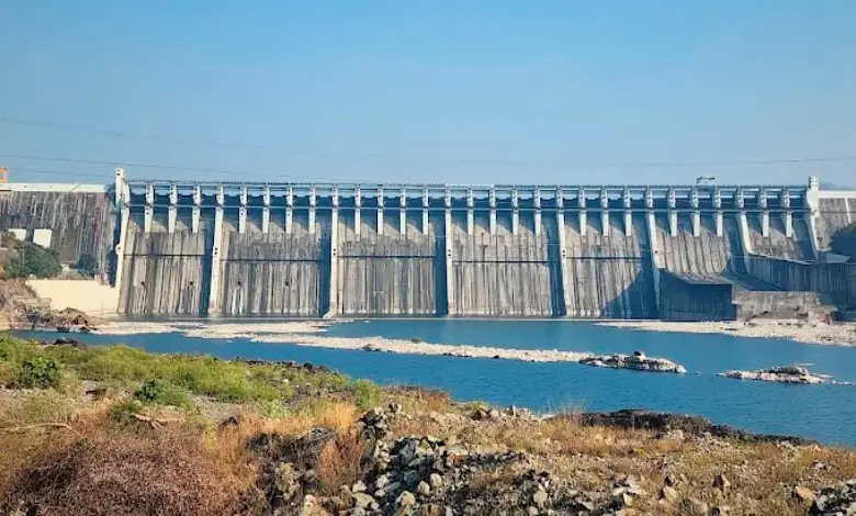 Gujaratis enjoy Sardar Sarovar's 'happiness': Summer is over but the dam still has more than 53 percent water