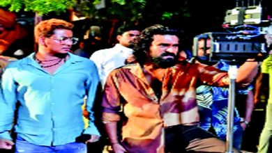 રામ ચરણ તેની આગામી ફિલ્મ 'પેડ્ડી' માં ટ્રેન પર એક્શન સ્ટંટ કરતા દેખાઈ રહ્યા છે.