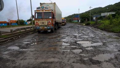 ખાડા માટે જવાબદાર એન્જિનિયરો સામે આકરા પગલાં લેવાની પ્રશાસનની ચીમકી ૪૦ દિવસમાં મુંબઈના રસ્તા પર સાડા ત્રણ હજાર ખાડા