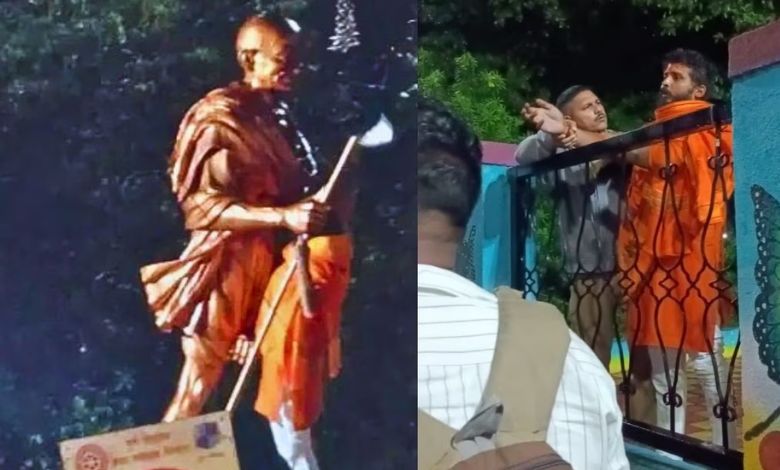 Attempt to destroy Mahatma Gandhi statue in Pune