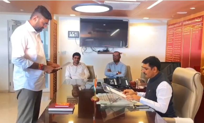 ગોપાલ ઈટાલીયાએ ધારાસભ્યપદના શપથ ગ્રહણ કર્યાં, પ્રદેશ પ્રમુખ ઈસુદાન ગઢવી રહ્યા હાજર