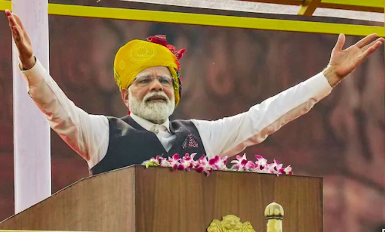 નરેન્દ્ર મોદી બન્યા સૌથી લાંબા સમય સુધી વડા પ્રધાન પદ પર રહેનારા બીજા નેતા, આ નેતાનો રેકોર્ડ તોડ્યો