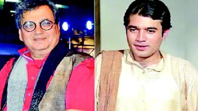 Showman vs. Superstar: Destiny is your own destiny...