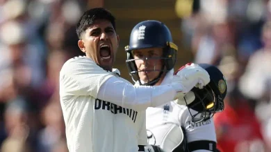 શુભમન ગિલ ઇંગ્લૅન્ડમાં ટેસ્ટ કૅપ્ટન તરીકે ડબલ સેન્ચુરી ફટકારનારો ભારતનો તેમ જ એશિયાનો પહેલો ખેલાડી બન્યો છે. તેણે ગુરુવારે એજબૅસ્ટન (Edgbaston)માં બીજી ટેસ્ટના બીજા દિવસે કરીઅરની પ્રથમ ડબલ સેન્ચુરી