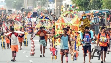 The whims of the Kavadyatris