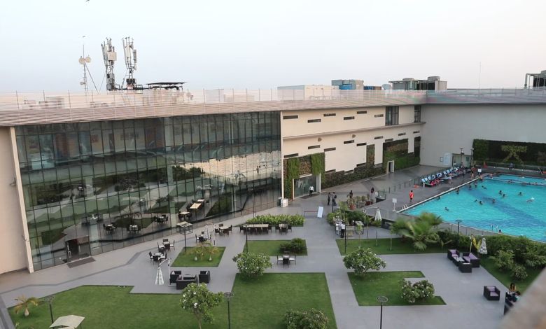 અમદાવાદના કાંકરિયાની ક્લબમાં કાર્યક્રમ વખતે દીવાલ ધરાશાયી, લોકોમાં નાસભાગ