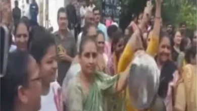 મોરબીના રવાપરમાં મહિલાઓએ થાળી વગાડી ચક્કાજામ કર્યો, જાણો શું છે મામલો