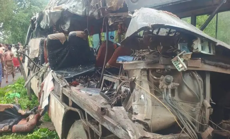Fatal accident in Jharkhand: Bus carrying Kavad passengers collides with truck, 18 killed