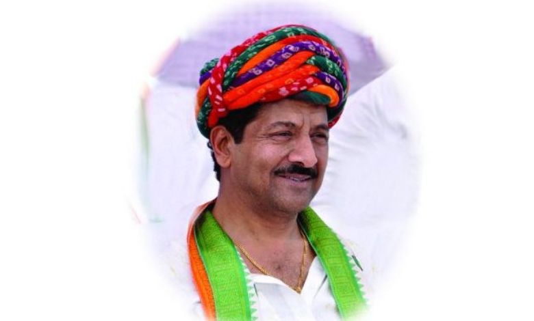 Jamnagar's veteran Congress leader Vikram Madam announces not to contest elections