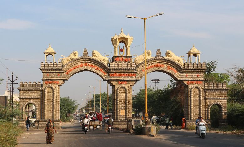 This Pakistani cricketer, born in Junagadh, wants to visit his birthplace!