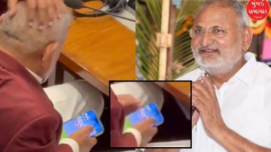 Bolo, Agriculture Minister seen playing on mobile in the assembly: Rohit Pawar attacks