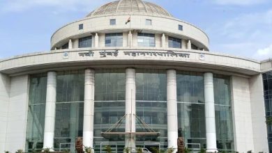 Assault on municipal officials and police: Crime against five miscreants