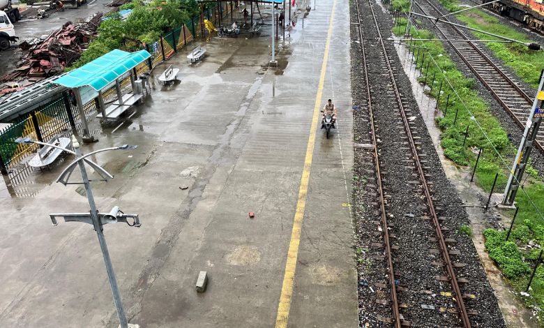 RPF jawan riding bike on Udhna railway station platform, video goes viral