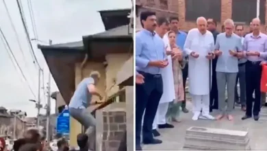 Chief Minister Omar Abdullah jumped over the wall of Mazar-e-Shuhada and recited Fatiha; said we are not slaves