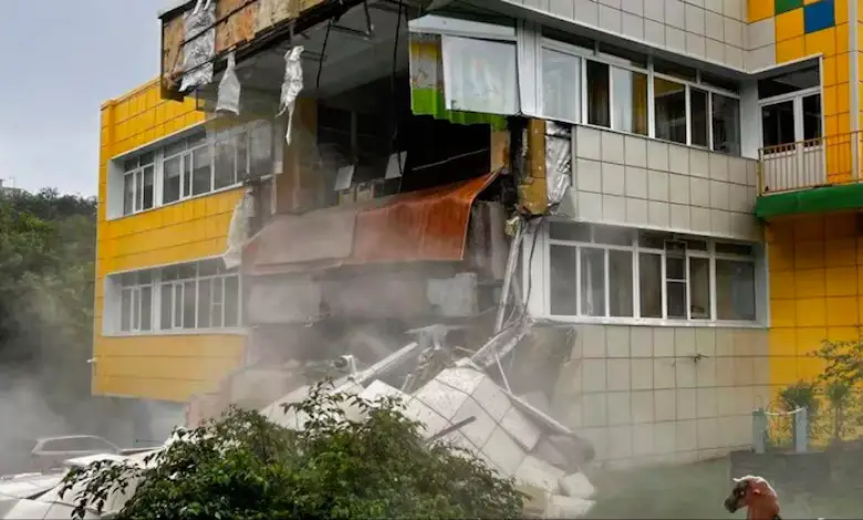 Terrible earthquake in Kamchatka, Russia, possible tsunami threat