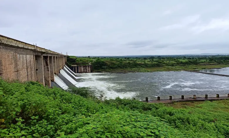 હિંગોલીના સિદ્ધેશ્વર બંધ વીજળી કપાઈ ગઈ છે