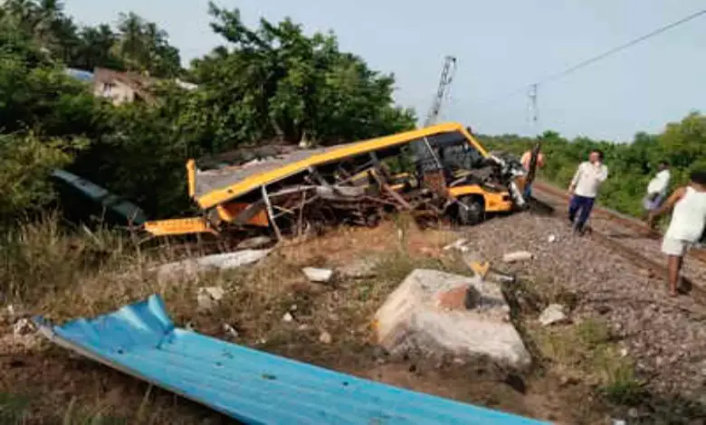 Kalaju Kampavanaro accident: School bus collides with train in Tamil Nadu, two students killed