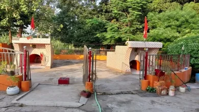 ભાઈ-બેહન મંદિર ઉત્તર પ્રદેશના બિજનૌર જિલ્લાના ચુડિયા ખેડાના હલદૌરના જંગલમાં આવેલું છે.