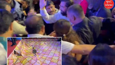 દહીંહાંડી કાર્યક્રમનો મંચ તૂટતો હોય તેવું દ્રશ્ય, એકનાથ શિંદે સુરક્ષિત.