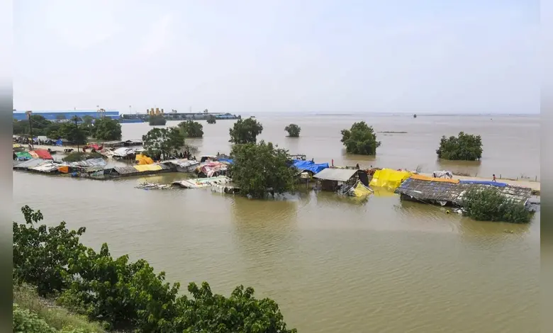 Flood warning in Pakistan