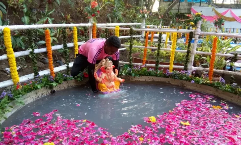Ganesh Visarjan in Thane
