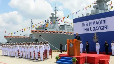 ઇન્ડિયન નેવીના બે નવા સ્ટીલ્થ ફ્રિગેટ્સ, INS હિમગિરિ અને INS ઉદયગિરિ, નૌકાદળમાં સામેલ થતા.