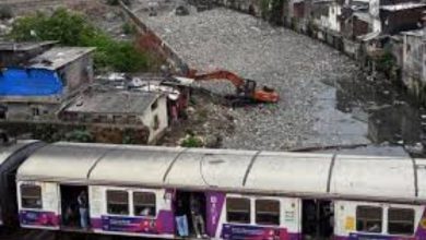 ઝૂંપડાવાસીઓને કારણે રેલવે ખોરવાઈ : પાલિકાનો દાવો