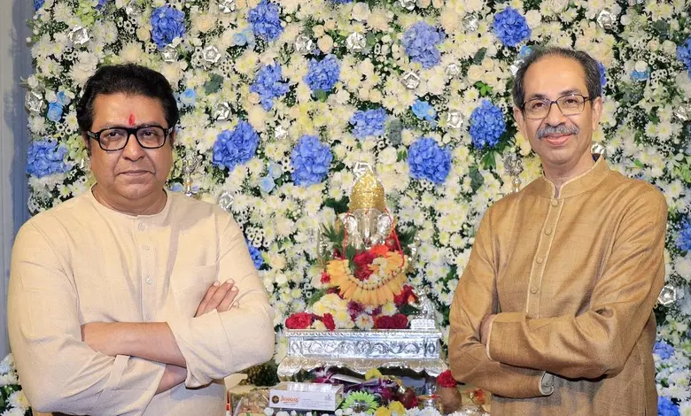 ઉદ્ધવ ઠાકરે, રાજ ઠાકરે અને તેમના પરિવારની એકસાથે તસવીર