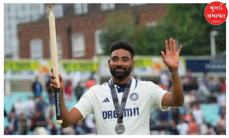 Siraj accepted a few fans' selfie-autograph requests at the Mumbai airport and then...