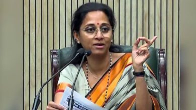 મરાઠા મુદ્દાના ઉકેલ માટે સુળેએ મહારાષ્ટ્ર વિધાનસભાનું ખાસ સત્ર બોલાવવાની માગણી કરી