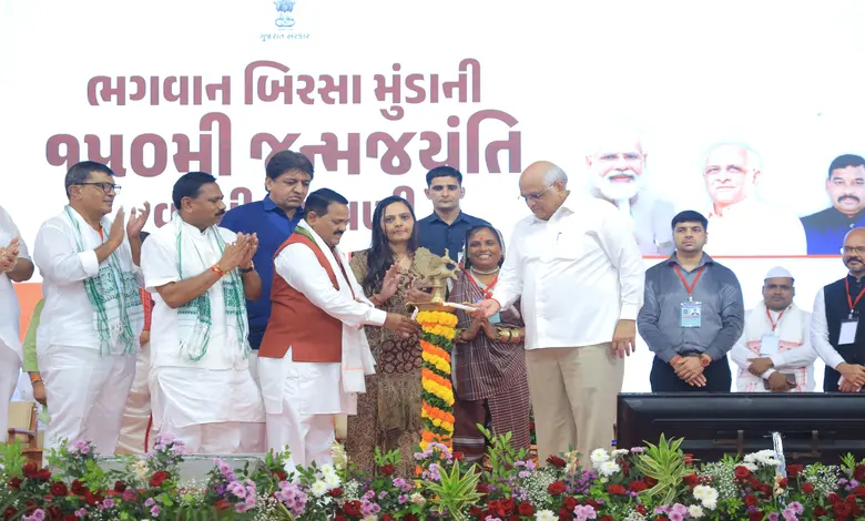 સુરતના માંડવીમાં એક કાર્યક્રમ દરમિયાન મુખ્ય પ્રધાન ભૂપેન્દ્ર પટેલ