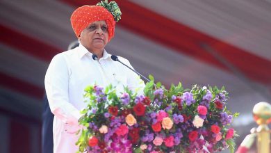 Flag hoisting ceremony by Chief Minister in Porbandar: Flower shower from helicopter