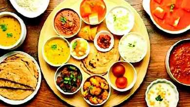 Let us understand that by explaining faith, Lord Krishna is now showing us the wisdom of eating.