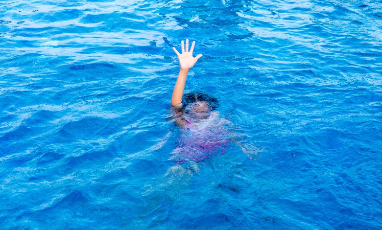 10-Year-Old Boy Drowns in Thane Lake