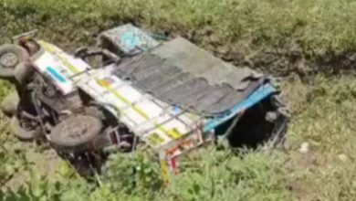 Pickup van falls 30 feet into gorge in Pune: Eight women on way to temple for darshan on auspicious day of Shravan month die, twenty-five injured