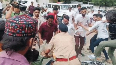 Ahmedabad: Nehrunagar accident case, people fed fenugreek seeds to the accused in the court premises, watch the video