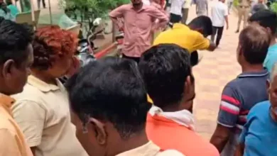 Two workers die due to toxic gas in food company in Khambhat: 2 youths in ICU