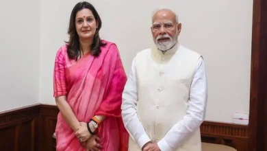 વડા પ્રધાન મોદી સાથે પ્રિયંકા ચતુર્વેદીની મુલાકાત એ 'સંયોગ' કે 'પ્રયોગ'?, રાજકારણમાં ચર્ચા