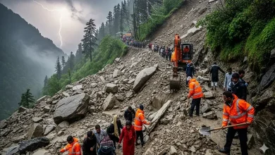 વૈષ્ણોદેવી યાત્રા માર્ગ પર ભૂસ્ખલન, મોટા પથ્થરો અને કાટમાળ પડ્યો છે, રાહત કામગીરી ચાલુ છે.