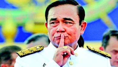 ભાત ભાત કે લોગ: શું કોઈ પ્રધાનમંત્રી કેમેરામેન પર કેળાની છાલ ફેંકે ખરા?