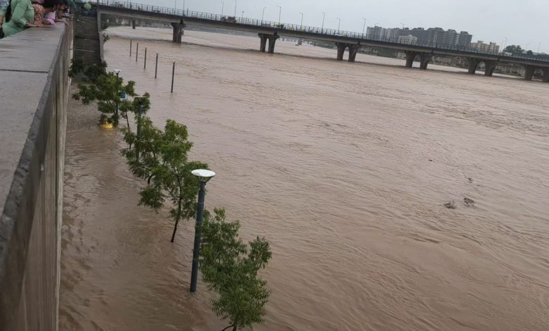 Ahmedabad Sabarmati River Flood riverfront walkway closed