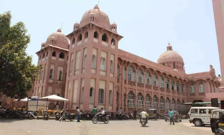 Bhavnagar civil doctor attempts suicide