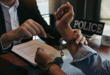 બનાવટી પરવાનગીઓની મદદથી બાંધકામ કરી ફ્લૅટ્સ વેચનારા બિલ્ડરની ધરપકડ