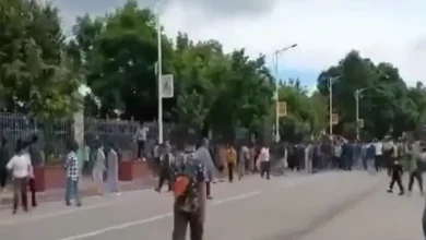 નેપાળમાં વચગાળાની સરકારના વડા મુદ્દે મતભેદ, જેન-ઝેડના બે ગ્રુપોમાં મારામારી