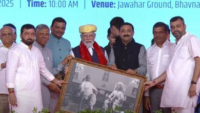 'ભાવસભર ભાવેણામાં PMનું સ્વાગત': ચાંદીનો ગરબો, પાઘડી, સરદાર પટેલની પ્રતિમા આપી પીએમનું સ્વાગત કરાયું