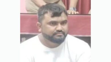 વડોદરામાંથી રેલવે કર્મચારી 5 લાખના બીયરના જથ્થા સાથે ઝડપાયો