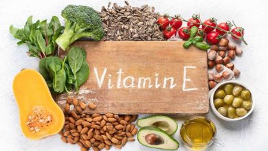 Why does vitamin E deficiency occur?